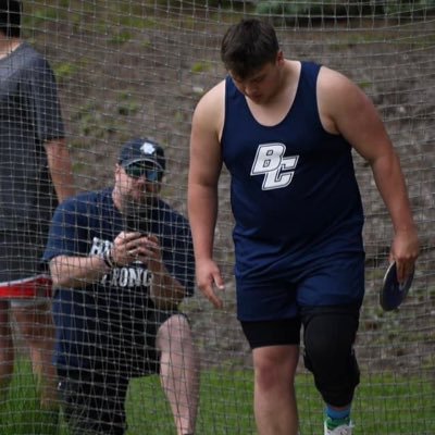 WU 27’ Track Shot Put PR:12lb 52-1/2.25ft Discus PR:1.6kg 145-4ft 16lb+2kg coming soon…. Reporter for @PAFootballNews/@PFNBackyard