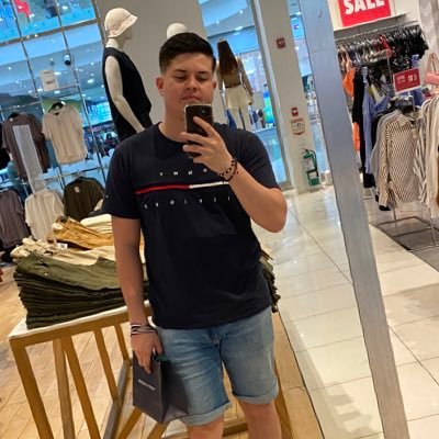 richardnmtz's profile picture. 