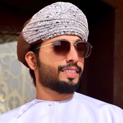 ممثل ^ محُب ومعجب بالطبيعة ^ شغوف بالتجربة والاكتشاف ^ القهوة حب 💕 ^ مهندس كهربائي 👨🔧 أنا مال تواصل 🎭