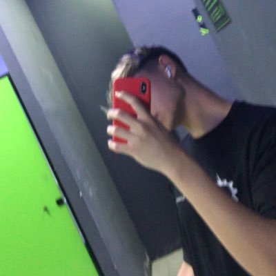 0pompeoo_ Profile Picture