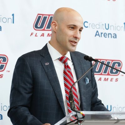 Devoted husband, father, and gardener. 
Director of Athletics @UICFlames🔥 #FireUpFlames
