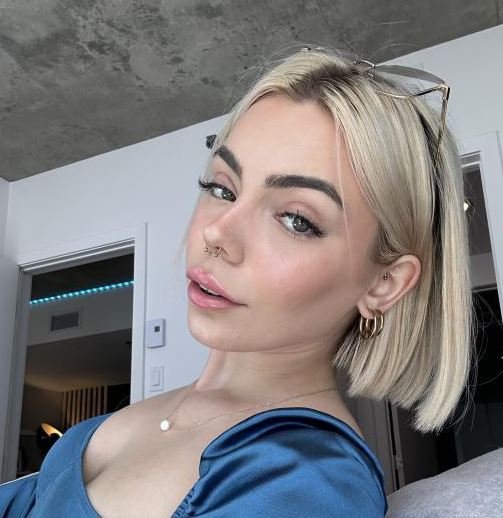 kiaira164985526's profile picture. Your college girl
Backup account follow main : @kiki_morand