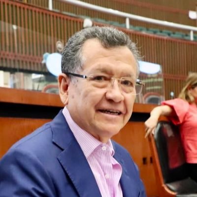 Hombre de familia. Prioridad: la Reconciliación de Guerrero. Coordinador del Grupo Parlamentario del PRI en el @congresogro