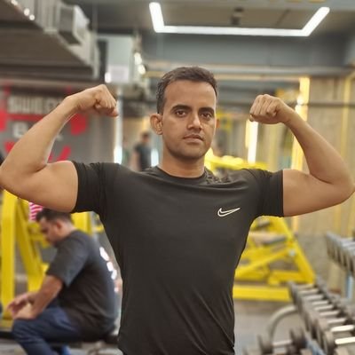 आदमी अपने जन्म से नहीं , अपने कर्मो से महान होता हैं 🙂