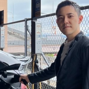 EV_Native_World's profile picture. Hello, EV Lovers in the world !!
I am EV native,  first car I drove was an EV.
I own a 2017 Nissan Leaf (40kWh) and a 2022 Tesla Model Y Performance.