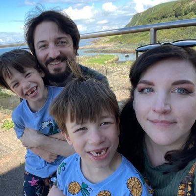 Twin mum/full-time carer 👩‍👦‍👦
Fine Art graduate 🎨 
Passionate about perinatal and neurodivergent mental health and creativity 💜
