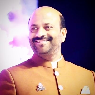 ಅಭಿವೃದ್ದಿಯ ಹರಿಕಾರ, ಜನಸೇವಕ,
ಯುವಕರ ಪಾಲಿನ ಆಶಾಕಿರಣ
ನಮ್ಮೆಲ್ಲರ ಅಚ್ಚುಮೆಚ್ಚಿನ ನಾಯಕ
ಧನರಾಜ್ ತಾಳಂಪಳ್ಳಿ ಅಣ್ಣನ ಅಭಿಮಾನಿಗಳು ಬಸವಕಲ್ಯಾಣ.