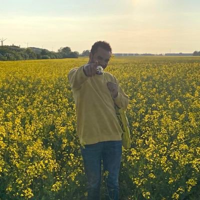 Lyambba's profile picture. Stark förespråkare för allt som går på räls🇹🇿