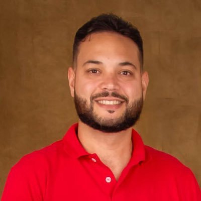 Pai de Maria Alice, Bacharel em Direito, Morenense e Guerreiro da ilha. Aqui, você vai encontrar tweets de DH, Política, Sport e Pet.