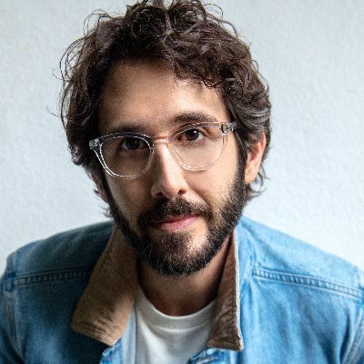 Official Twitter of Josh Groban. Account run by Team JG. Tweets ending in 