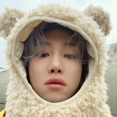 my sister loves Seunggi.
SEVENTEEN, my emotional support.
EXO, my life support.