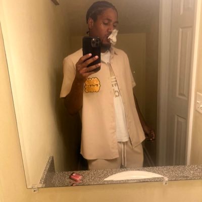 Papi_reeqo's profile picture. loading….🫥unknown icon🫥