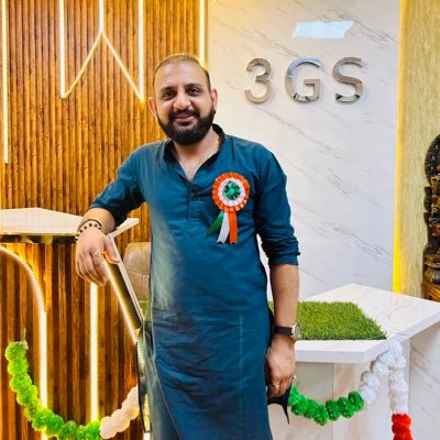 vivekmiddha1's profile picture. 