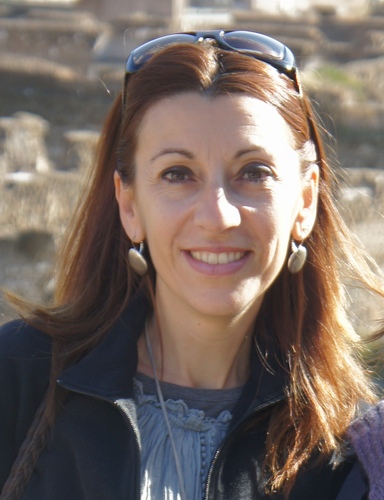 Periodista. A veces escritora. Poetisa tardía. Feminista. Me gustan la política y la antropología. Viajera y curiosa. Sí a la justicia social