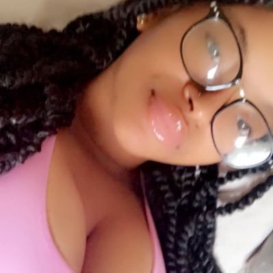 Only dm if ur ready to buy 🥰, I do ft calls meetups, and pics and photos. same with personal requests