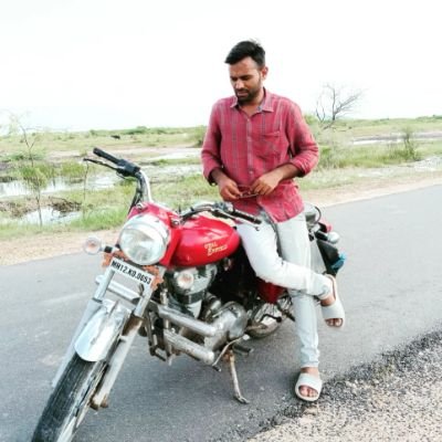 यह हिमालय सा उठा मस्तक न झुकने पाएगा रोक दूंगा मैं प्रभंजन जो प्रहलय के गीत गाता