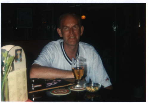 hi im chelsea dave65, single man, a carer, who needs some sex@passion in his life, any nice ladies interested? im 6ft 5 tall, balding with sexy bue eyes, xxx