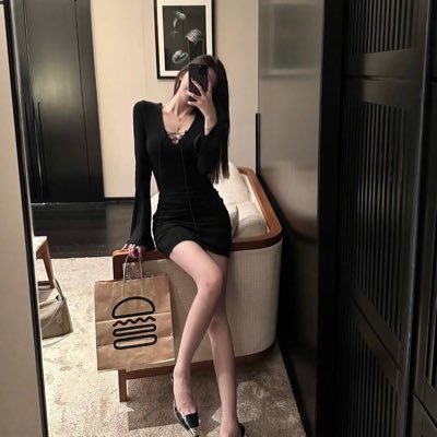 女王一枚,找听话的男m一起探索新玩法,有反差的更好 推特没回私信电报,白天要上班,下午四点以后才有时间回复