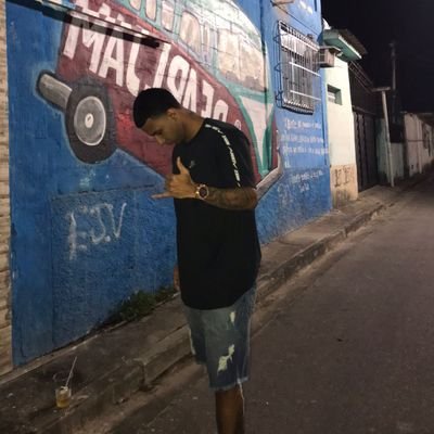 ainda que eu ande pelo vale sombrio da morte, não temerei mal algum, porque tu estás comigo🙏