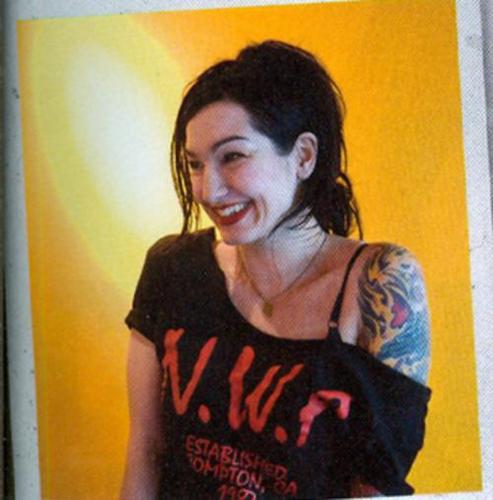 lynzvvay's profile picture. LynZ. Such an awkward fuck. Food is heaven. You become what I hate. Fuck you.~