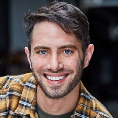 Actor. Artist. Model. Voice. 📷 I capture moments in time. | BFA Photo. AI. Illustration. Generative. | Art Curator & Collector 🎨 https://t.co/7PtOcgtC98
