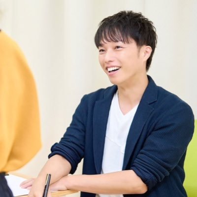 ナレーター 兼 役者。ONE to ONE声優・俳優・ナレーター・ミュージックスクール代表取締役。日本アクティングコーチ連盟®︎会員 兼 日本アクティングコーチ連盟®︎認定のアクティングティーチャー。ここでは本気でプロの表現者になりたい人に向けて色々呟いてます🎙YouTubeでも発信中🎥