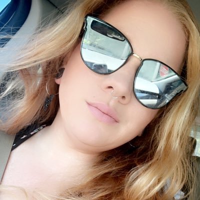 itsbethanygayle's profile picture. Very Motorcycle. 🖤