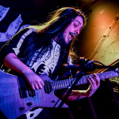 guitarrista en @moebiusrocks | jester en https://t.co/y2NHBHj1mo | hago pizza y música