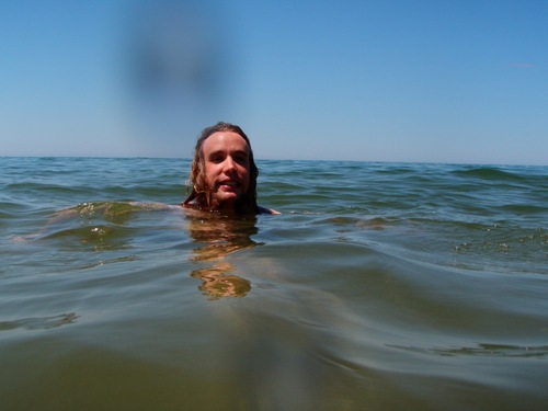 DouglasCowie's profile picture. Douglas Cowie is an immigrant. Noon in Paris, Eight in Chicago is a novel: https://t.co/uoHmdvv8Cx