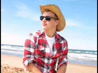 Attends MSVU, Plays hockey, guitar, enjoys hanging out with friends and working out. Works at Second Cup