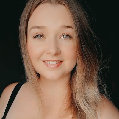 chloederrick21's profile picture. 