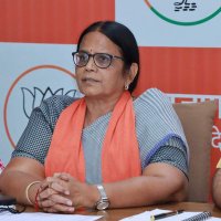 𝑽𝒂𝒓𝒔𝒉𝒂 𝑫𝒐𝒔𝒉𝒊🇮🇳 (Modi Ka Parivar) (@varshabendoshi) 's Twitter Profile Photo