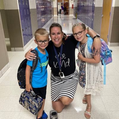 a_cordtiesus's profile picture. Mom, wife, bookworm, math geek, and 4th Grade Teacher @ Hawthorn Elementary. @Cardinals @Chiefs
