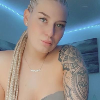 Sinchicks's profile picture. Top Notched 💌☠️