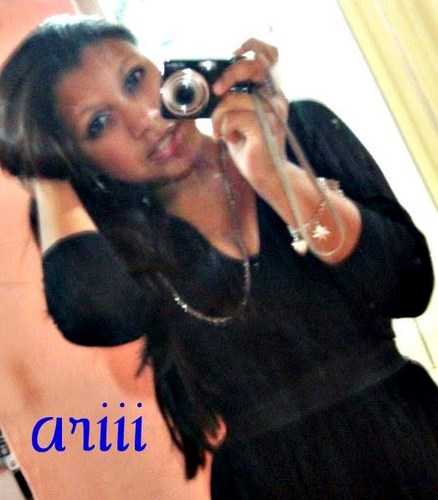 '-Você não imagina o quanto eu te amo, o quanto você me faz sorrir, o quanto eu adoro falar com você, o quanto eu queria que você fosse meu.