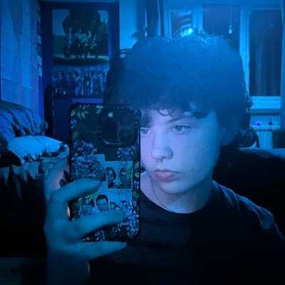 finnsflowerss's profile picture. they/he