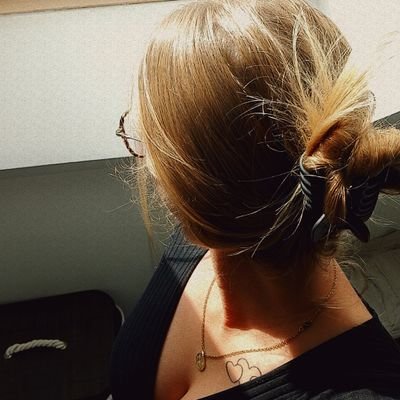 A♡      @nxemz_♡                                                                           
Ig : @flo_louvrier
 🐞