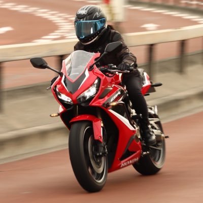 ☆声優(銀プロダクション)☆WWWprojectメンバー(@w_w_w_project)☆YZF-R25→CBR650R☆お気軽にフォローして下さると嬉しいです！☆宜しくお願い致します☆ちゅーちゃんねるhttps://t.co/xR4sjyRU4w