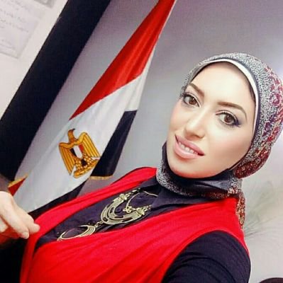 عندي كتاب صغير اكتب فيه كل ليله خواطر افكاري
واتذكر ما كنت احلم به لكي يكون واقعا امامي ..
الايام كالرياح القويه تاخذ كل جميل هباء 🏡