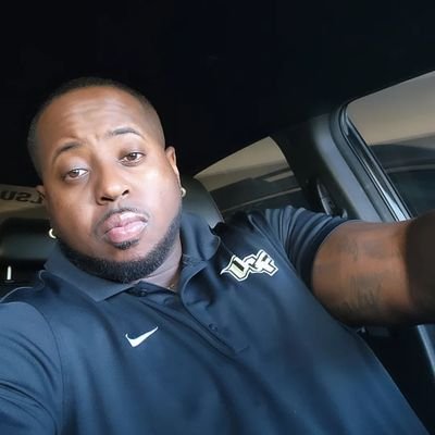 Father 💯
📚🎓👔 Professor
Founder/CEO of @wp_2easyelite
Personal Trainer/Athlete/Nutrition Coach 
Singer/Songwriter/Poet 🎶🎙
Music on Spotify, iTunes and more