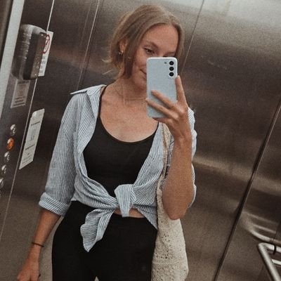 RizzlesWorld's profile picture. 27 / 🎓🌱 / 🏳️‍🌈👭