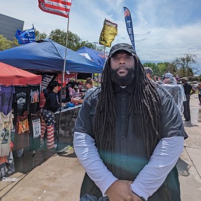 Toast2Theeze's profile picture. Peace 
Love 
Liberation 
Reparations