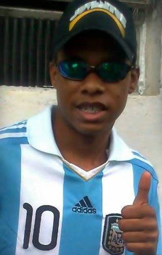 É com os erros Que agente aprende   De valor enquanto vc tem pois depois pode ser tarde