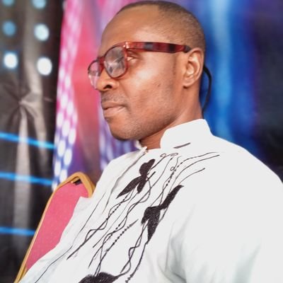 Am a business man that like to be connect to the world, tweeter is best way I can archive it.