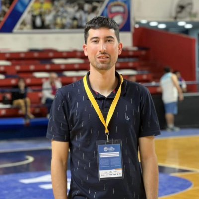 Periodista cordobés. En @Cadena3Com. Especialista en básquet y amante del deporte.