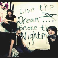 T R Δ M P O L E И E(@Trampolene_Band) 's Twitter Profile Photo