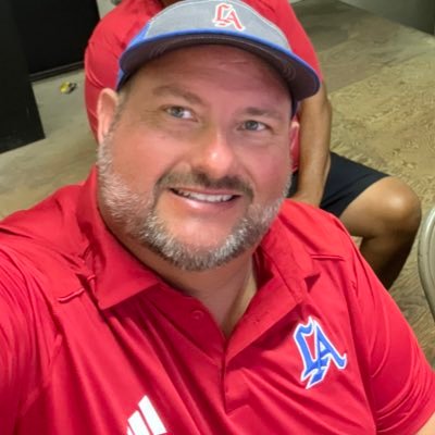 Math & STEM Teacher @MESAROBLES Head Coach/Offensive Coordinator Los Altos JV Football & Head Coach Freshman Basketball @LosAltosHoop Proud Parent @Cronkite_ASU