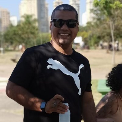 Casado - Favelado, BOTAFOGUENSE e Bangu, na NFL Steelers e Seahawks. No Carnaval sou Mocidade. Carioca É q eu moro na estrada da POSSEEEEEEE!!!