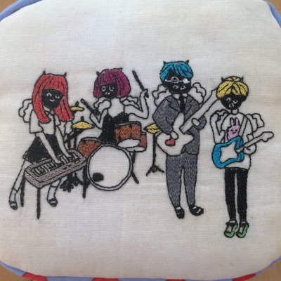 minneにて｢音楽びと｣手刺繍ポーチ販売していますhttps://t.co/fl5ZgcuDjJ ☻音楽と刺繍とビールと旅が好き☻ゲスの極み乙女とindigo la End と［Alexandros］が好き