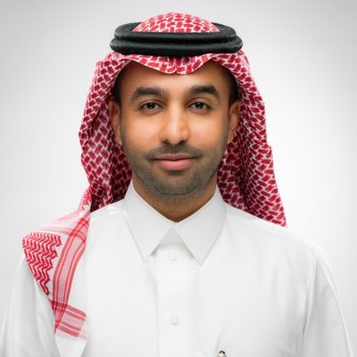 إذا غامَرْتَ في شَرَفٍ مَرُومِ, فَلا تَقنَعْ بما دونَ النّجومِ ✈️ - حساب شخصي
